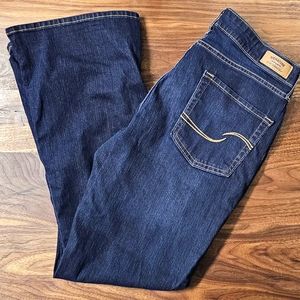 Levi Strauss Signature Modern Boot Cut Jeans 32W by 30L Gently Used